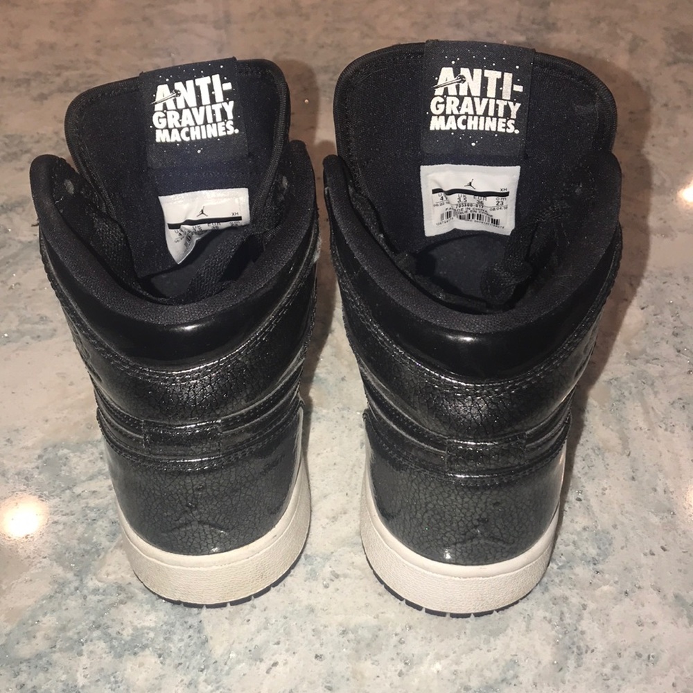 Black Jordan 1 Retro sz 4 Patent Leather - Picture 2 of 6